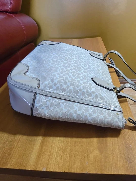 Coach Bag Poppy Metallic Beige Gold Signature C Patent Leather Canvas - Picture 6 of 16